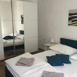 Bond With Private Parking * Zadar
