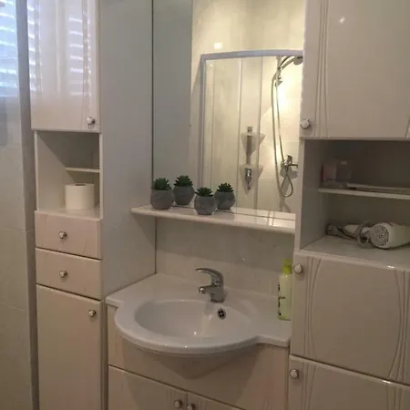 Lejlighed Bond With Private Parking