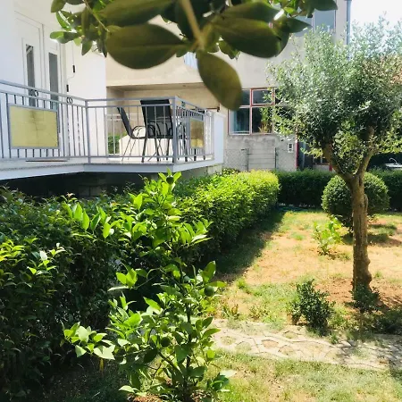 Bond With Private Parking *