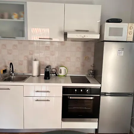 Bond With Private Parking Appartement