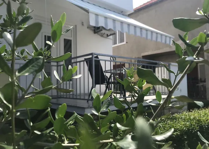 Bond With Private Parking Appartement